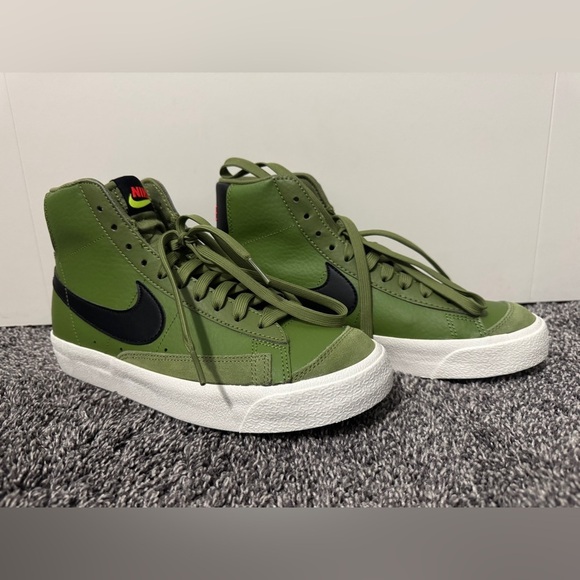 NIKE Blazer Mid 77 Asparagus - Picture 3 of 11